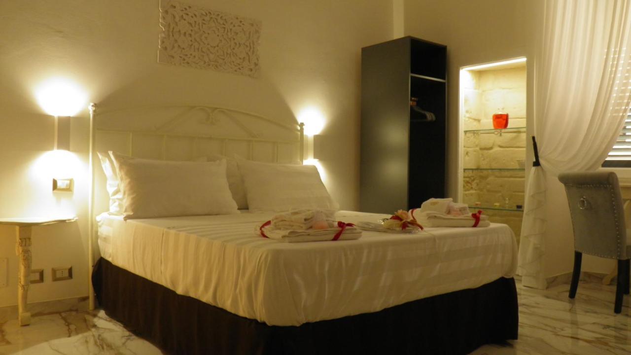 La Dimora Di Re Idomeneo Bed & Breakfast Lecce Exterior photo