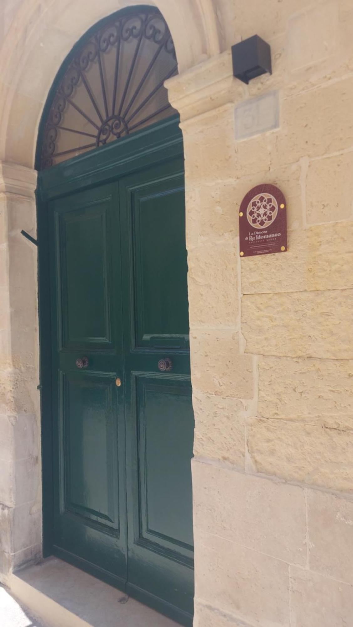 La Dimora Di Re Idomeneo Bed & Breakfast Lecce Exterior photo