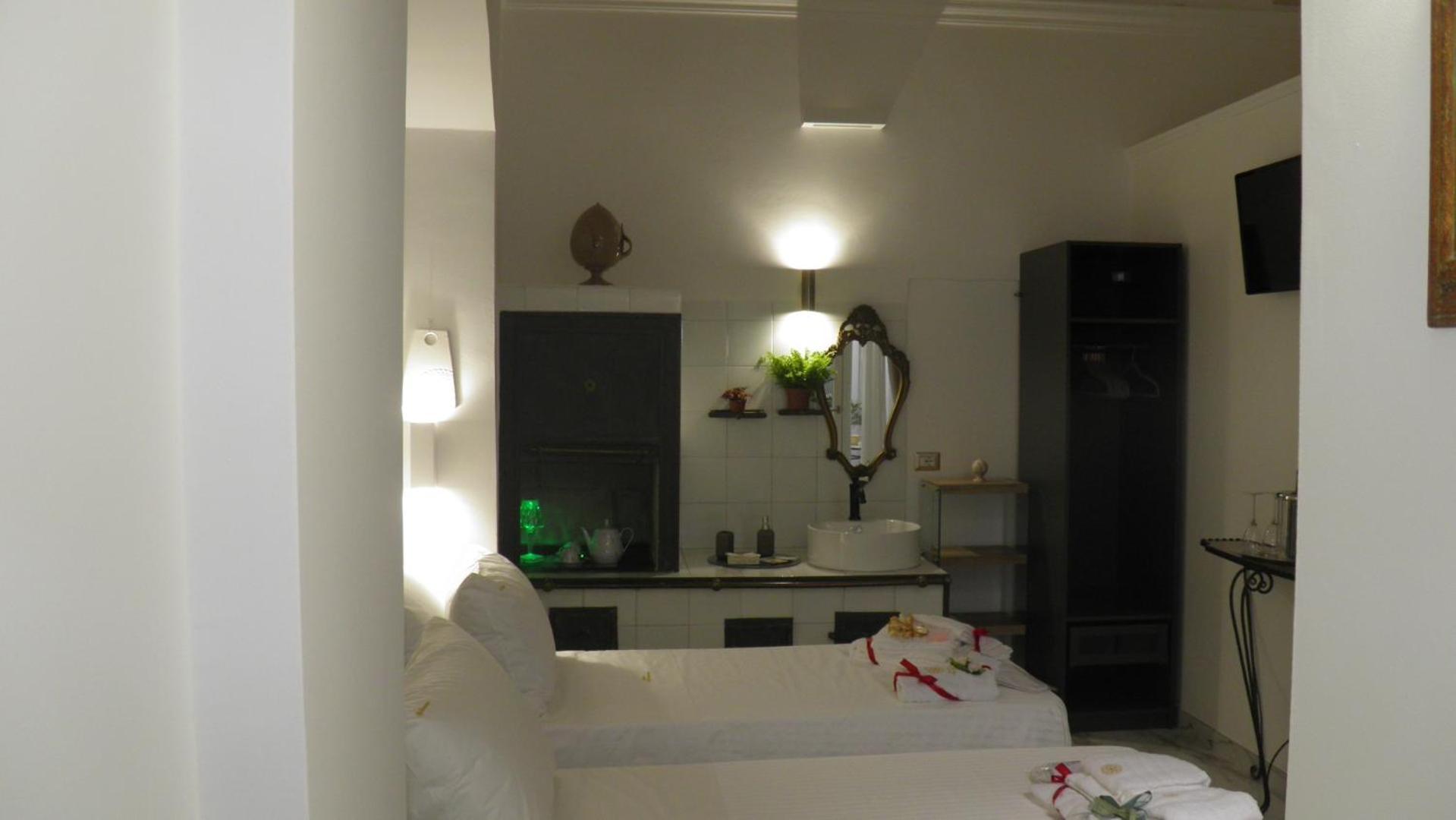 La Dimora Di Re Idomeneo Bed & Breakfast Lecce Exterior photo